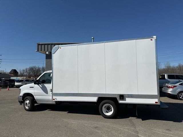 2024 Ford E-350SD Base Cutaway