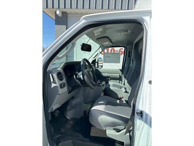 2024 Ford E-350SD Base Cutaway