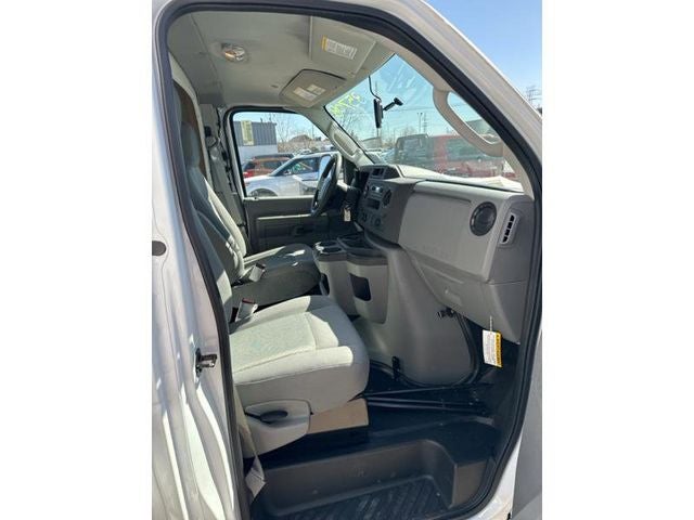 2024 Ford E-350SD Base Cutaway