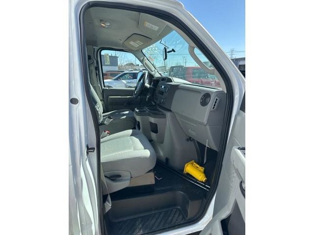 2024 Ford E-350SD Base Cutaway