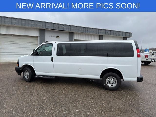 2023 Chevrolet Express 3500 LS Passenger
