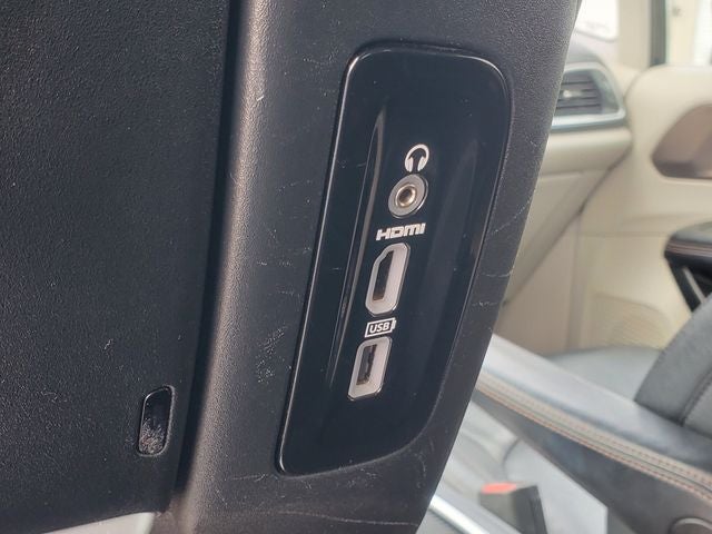 2017 Chrysler Pacifica Touring L Plus