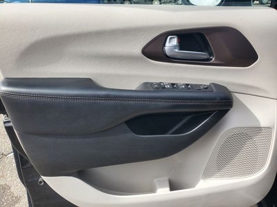 2017 Chrysler Pacifica Touring L Plus