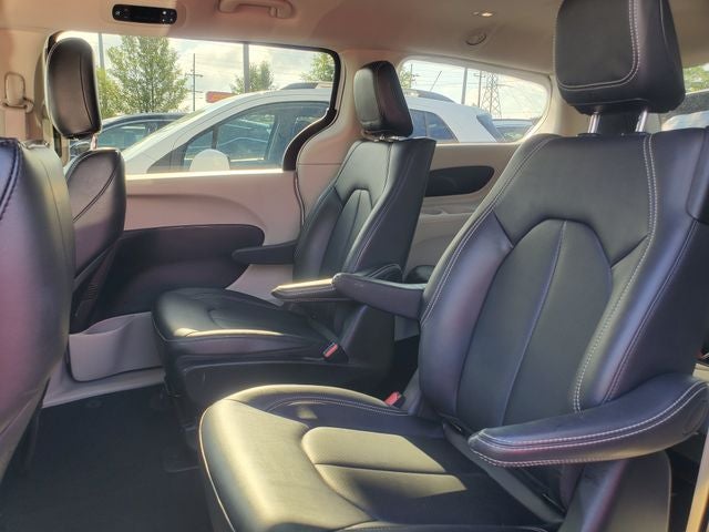 2024 Chrysler Pacifica Hybrid Select