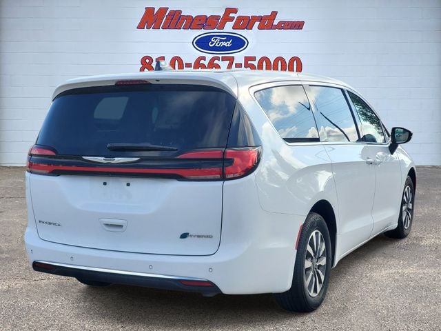 2024 Chrysler Pacifica Hybrid Select