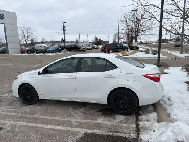 Used 2016 Toyota Corolla LE with VIN 2T1BURHE7GC512159 for sale in Lapeer, MI