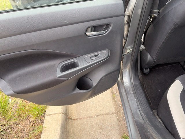 2022 Nissan Versa 1.6 SV