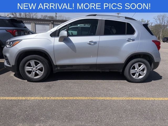 Used 2020 Chevrolet Trax LT with VIN KL7CJPSB6LB033818 for sale in Lapeer, MI
